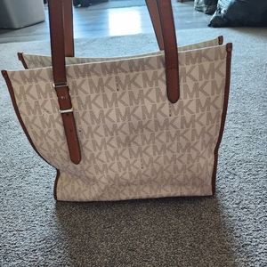S Michael Kors purse and wallet
